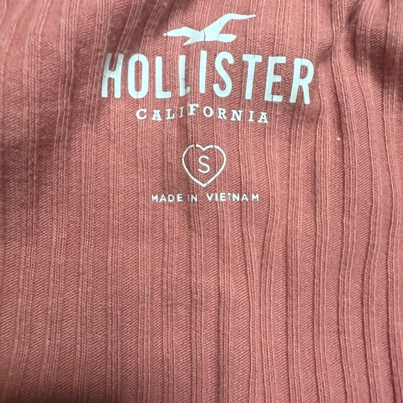 Hollister Pink Ribbed Top - Picture 2 of 2